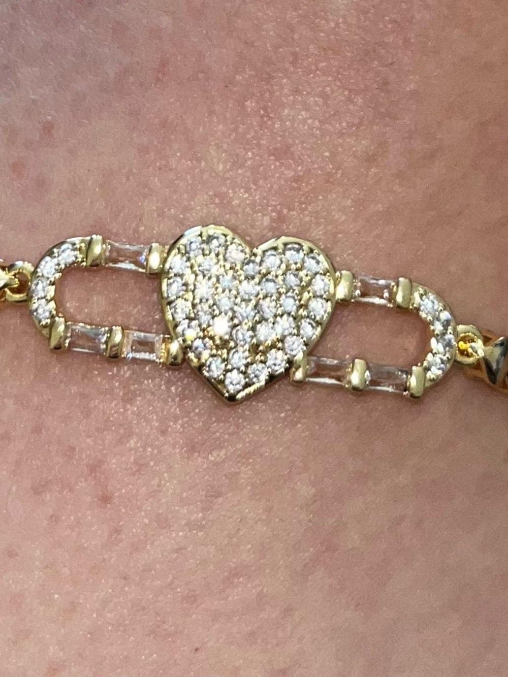 Gold Heart Pavé Bracelet - Elegant Women's Jewelry